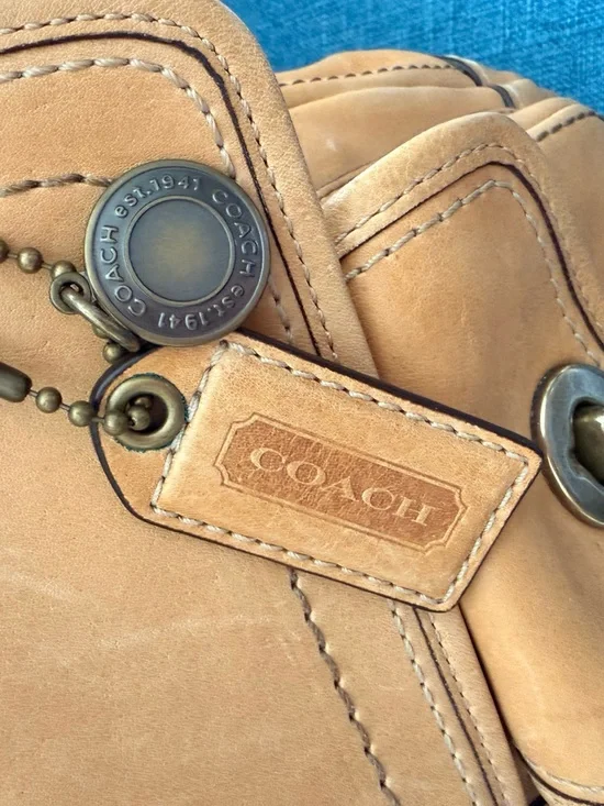 Coach Tan Leather Shoulder Bag with Gold Hardware - Picture 7 of 8